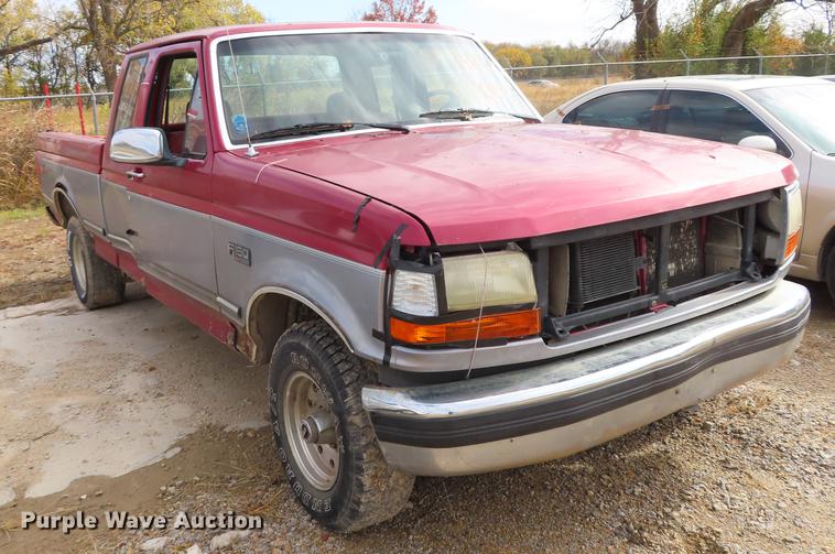 image for item DF1276 1995 Ford F150 SuperCab pickup truck