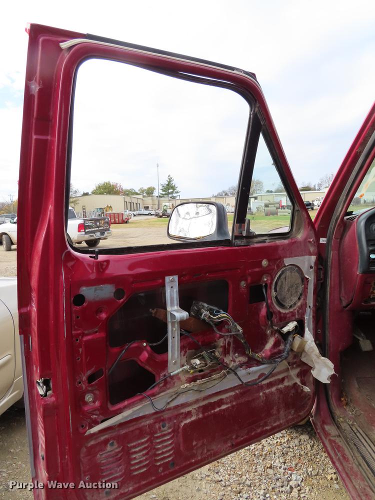 image for item DF1276 1995 Ford F150 SuperCab pickup truck