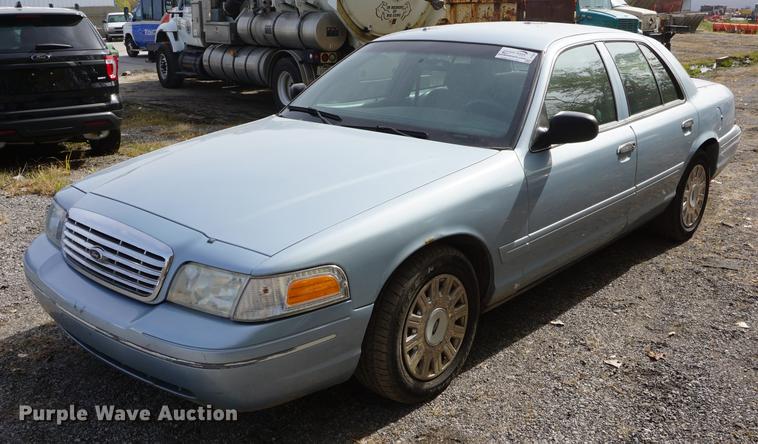 image for item DF1500 2005 Ford Crown Victoria Police Interceptor
