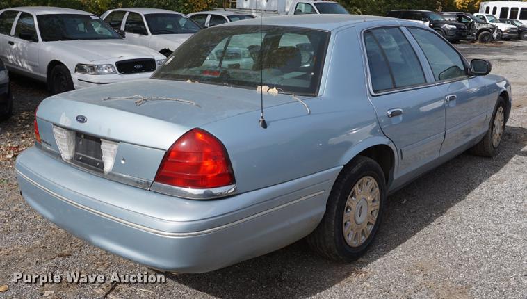 image for item DF1500 2005 Ford Crown Victoria Police Interceptor
