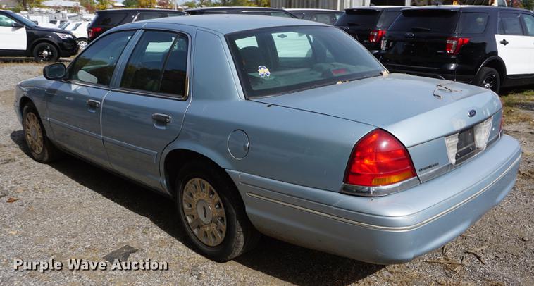 image for item DF1500 2005 Ford Crown Victoria Police Interceptor