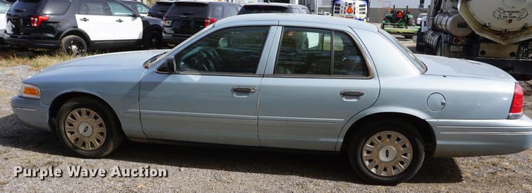 image for item DF1500 2005 Ford Crown Victoria Police Interceptor