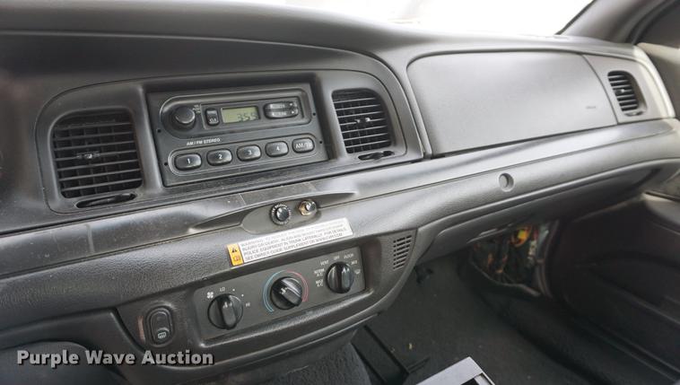 image for item DF1500 2005 Ford Crown Victoria Police Interceptor