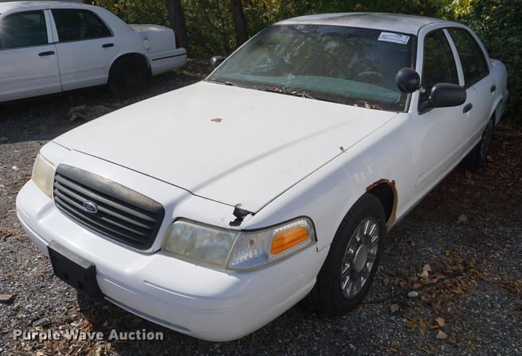 image for item DF1504 2000 Ford Crown Victoria Police Interceptor