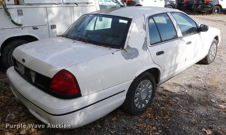 image for item DF1504 2000 Ford Crown Victoria Police Interceptor