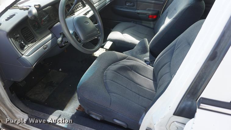 image for item DF1504 2000 Ford Crown Victoria Police Interceptor
