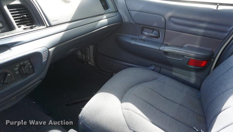 image for item DF1504 2000 Ford Crown Victoria Police Interceptor