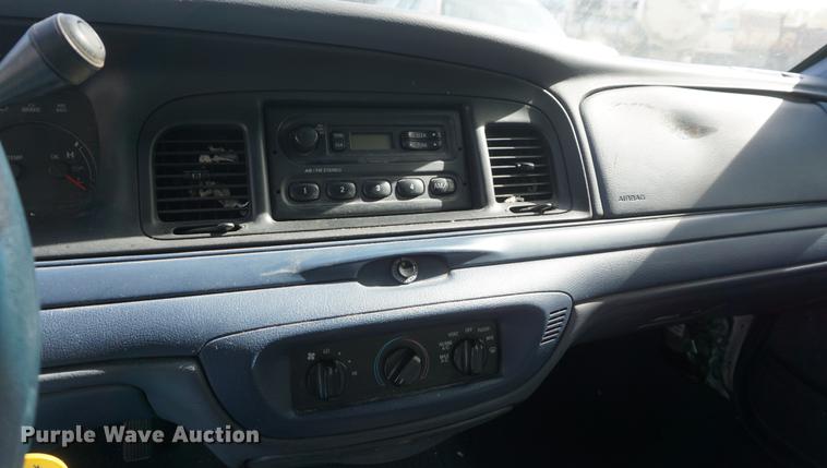 image for item DF1504 2000 Ford Crown Victoria Police Interceptor