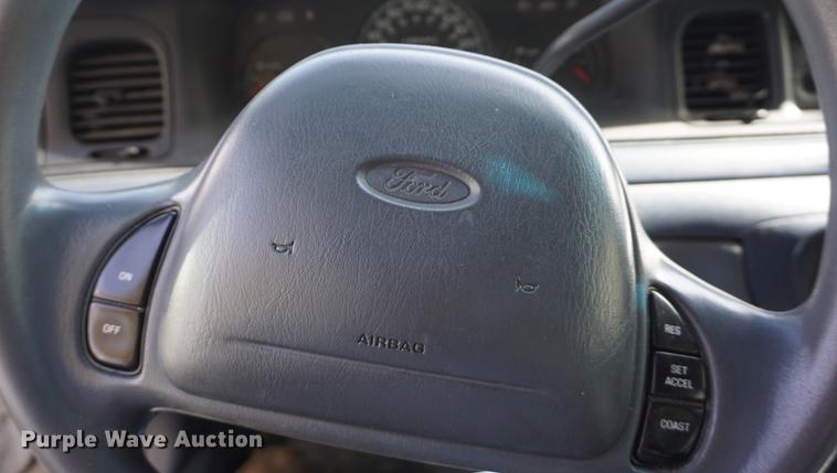 image for item DF1504 2000 Ford Crown Victoria Police Interceptor