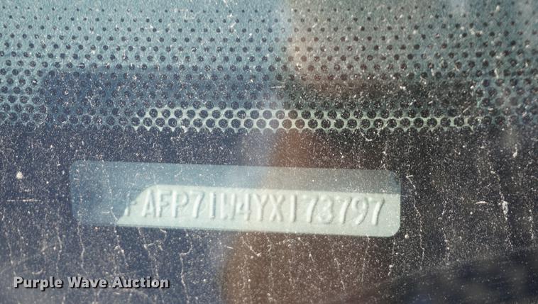 image for item DF1504 2000 Ford Crown Victoria Police Interceptor