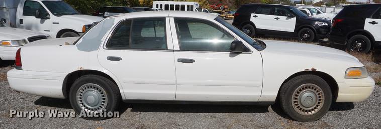 image for item DF1505 2002 Ford Crown Victoria Police Interceptor
