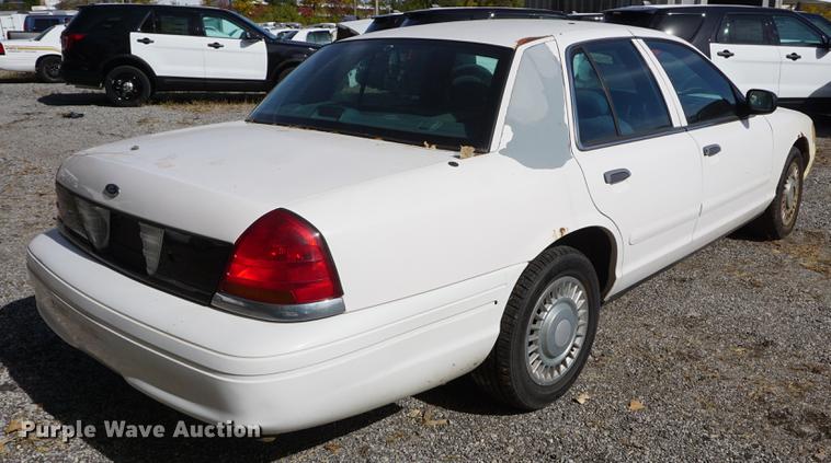 image for item DF1505 2002 Ford Crown Victoria Police Interceptor