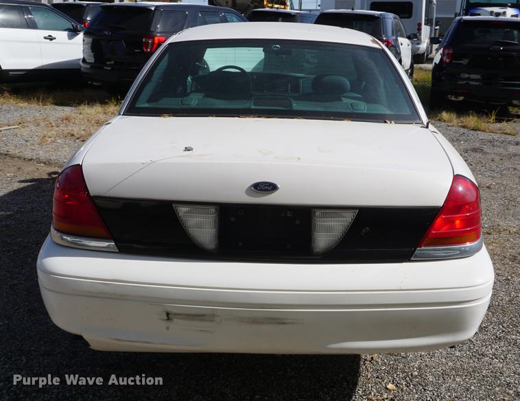 image for item DF1505 2002 Ford Crown Victoria Police Interceptor