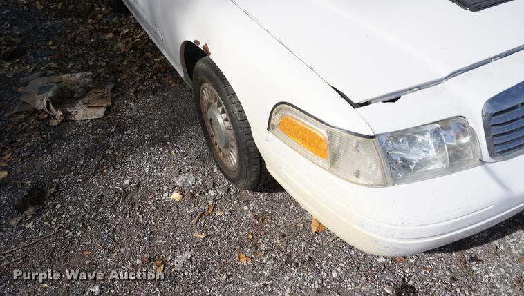 image for item DF1505 2002 Ford Crown Victoria Police Interceptor