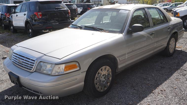 image for item DF1506 2005 Ford Crown Victoria Police Interceptor