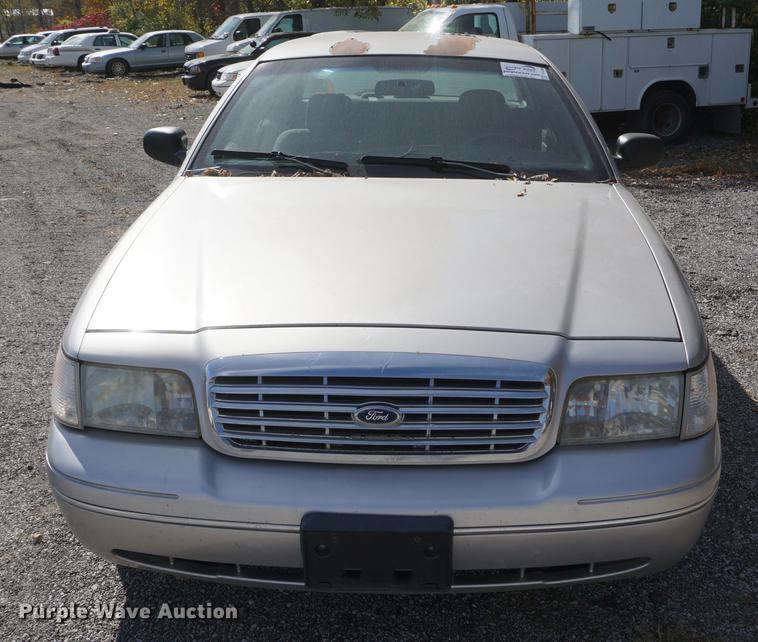 image for item DF1506 2005 Ford Crown Victoria Police Interceptor