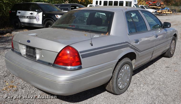 image for item DF1506 2005 Ford Crown Victoria Police Interceptor