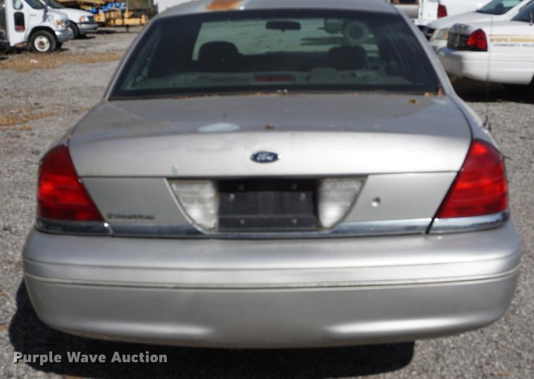 image for item DF1506 2005 Ford Crown Victoria Police Interceptor