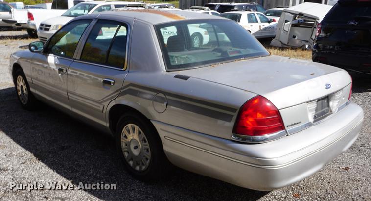image for item DF1506 2005 Ford Crown Victoria Police Interceptor