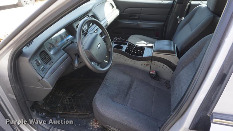 image for item DF1506 2005 Ford Crown Victoria Police Interceptor