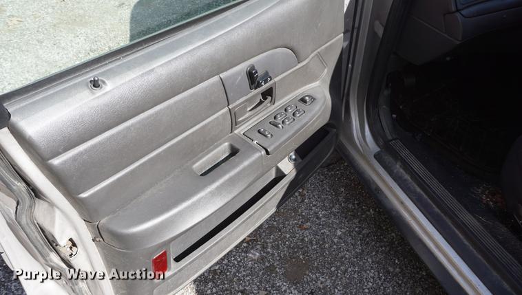 image for item DF1506 2005 Ford Crown Victoria Police Interceptor