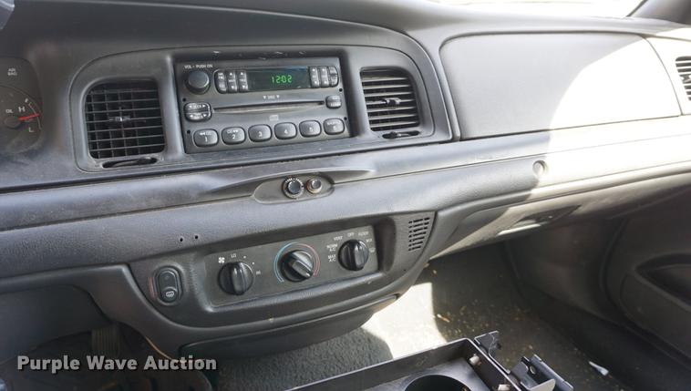 image for item DF1506 2005 Ford Crown Victoria Police Interceptor