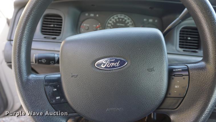 image for item DF1506 2005 Ford Crown Victoria Police Interceptor