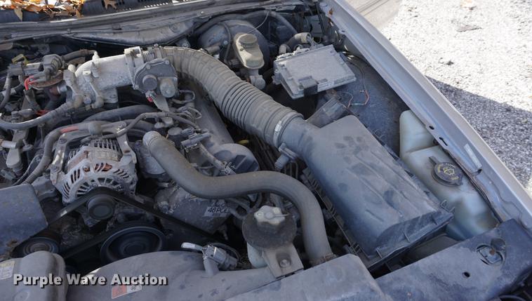 image for item DF1506 2005 Ford Crown Victoria Police Interceptor