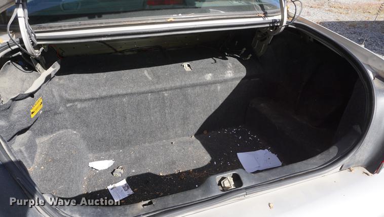 image for item DF1506 2005 Ford Crown Victoria Police Interceptor