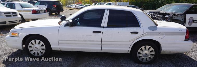 image for item DF1507 2008 Ford Crown Victoria Police Interceptor