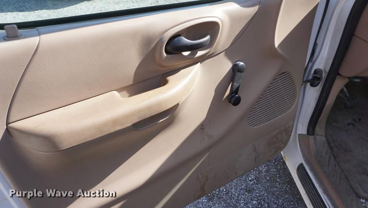 image for item DF1508 1999 Ford F150 pickup truck