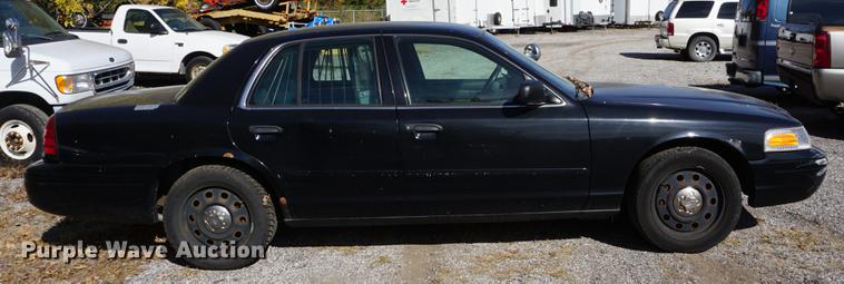 image for item DF1509 2006 Ford Crown Victoria Police Interceptor