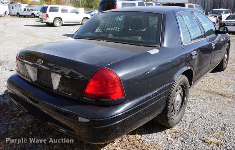 image for item DF1509 2006 Ford Crown Victoria Police Interceptor