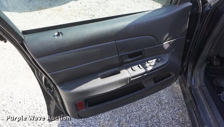 image for item DF1509 2006 Ford Crown Victoria Police Interceptor