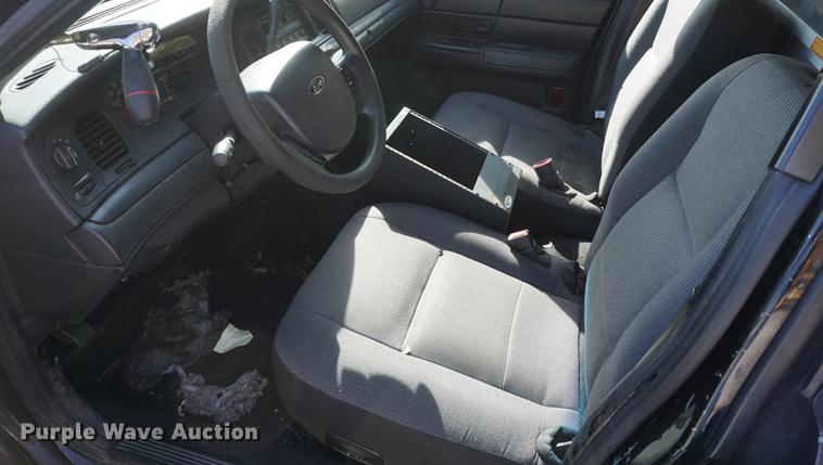 image for item DF1509 2006 Ford Crown Victoria Police Interceptor