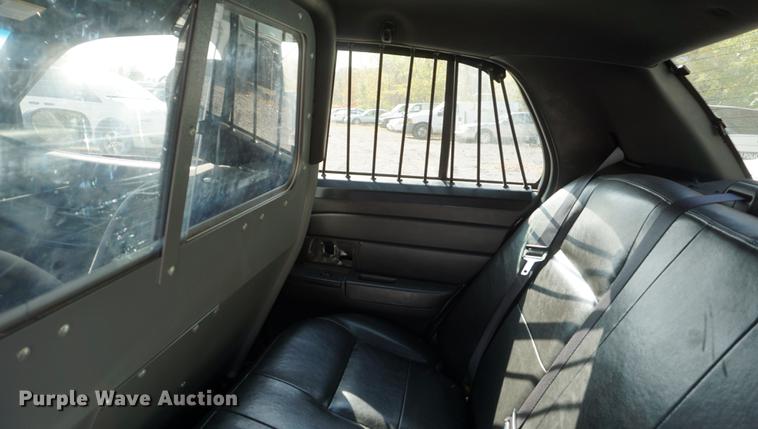 image for item DF1509 2006 Ford Crown Victoria Police Interceptor