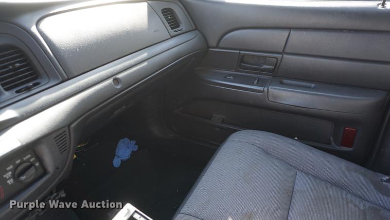 image for item DF1509 2006 Ford Crown Victoria Police Interceptor