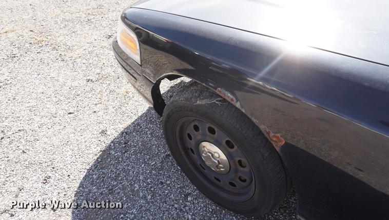 image for item DF1509 2006 Ford Crown Victoria Police Interceptor