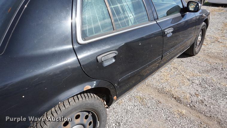 image for item DF1509 2006 Ford Crown Victoria Police Interceptor