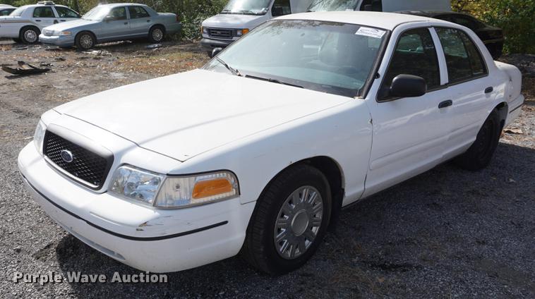 image for item DF1510 2000 Ford Crown Victoria Police Interceptor