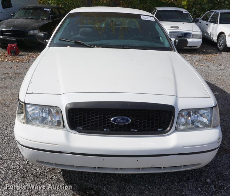 image for item DF1510 2000 Ford Crown Victoria Police Interceptor
