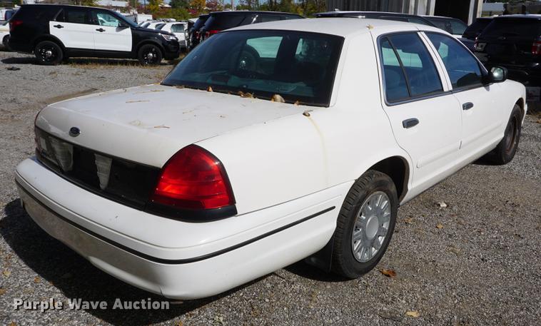 image for item DF1510 2000 Ford Crown Victoria Police Interceptor