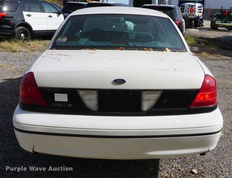 image for item DF1510 2000 Ford Crown Victoria Police Interceptor