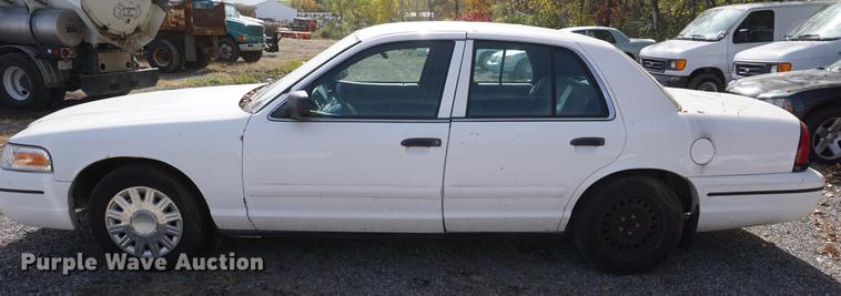 image for item DF1510 2000 Ford Crown Victoria Police Interceptor