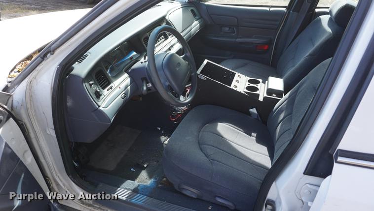 image for item DF1510 2000 Ford Crown Victoria Police Interceptor