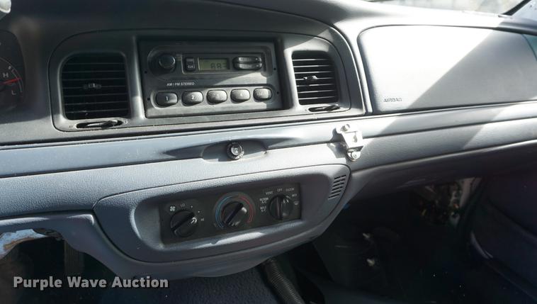 image for item DF1510 2000 Ford Crown Victoria Police Interceptor