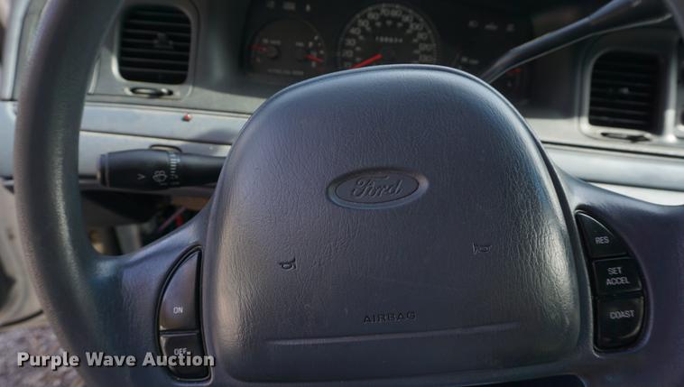 image for item DF1510 2000 Ford Crown Victoria Police Interceptor