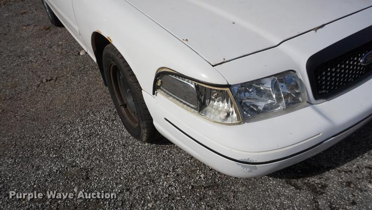 image for item DF1510 2000 Ford Crown Victoria Police Interceptor