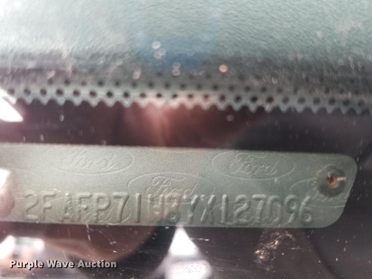 image for item DF1510 2000 Ford Crown Victoria Police Interceptor