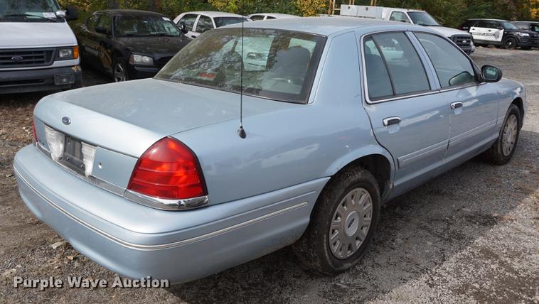 image for item DF1511 2005 Ford Crown Victoria Police Interceptor